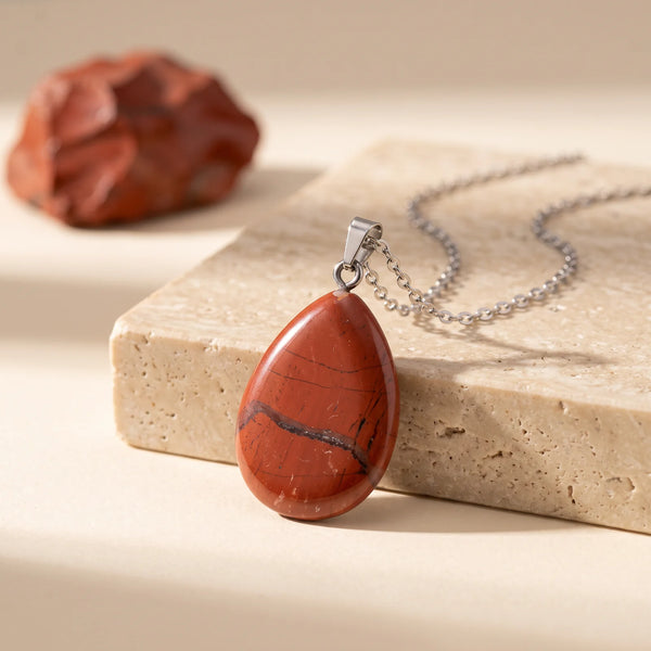 Pendentif goutte en jaspe rouge brique, idée cadeau bijou en pierre naturelle