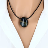 Pendentif goutte en pierre Œil de Faucon 