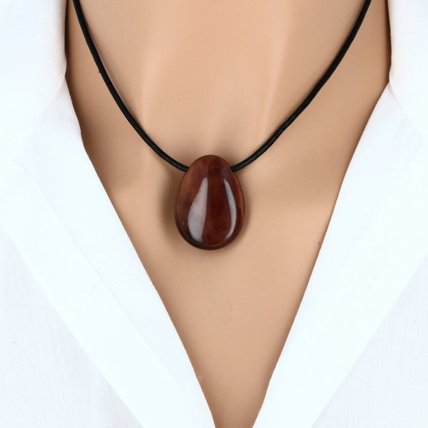 pendentif goutte oeil de taureau pierre naturelle afrique du sud lithothérapie