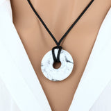 Pendentif en pierre Howlite Blanche – forme donut 