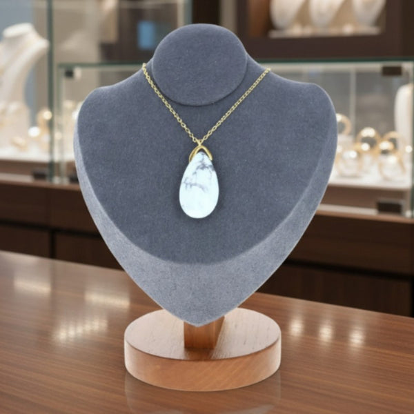 Pendentif Howlite Blanche avec chaîne dorée 60 cm, bijou en pierre naturelle