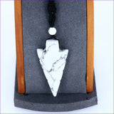 Pendentif Howlite Blanche Naturelle Pointe de Flèche pendentif howlite blanche