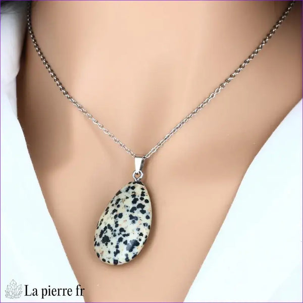 Pendentif goutte Jaspe Dalmatien, bijou lithothérapie, pierre naturelle ancrage.
