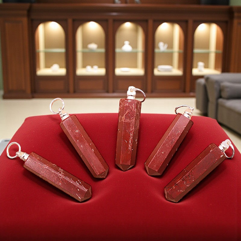 Pointe de Jaspe Rouge en pendentif – bijou en pierre naturelle rouge intense