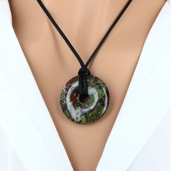 pendentif jaspe sang de dragon forme donut pierre naturelle