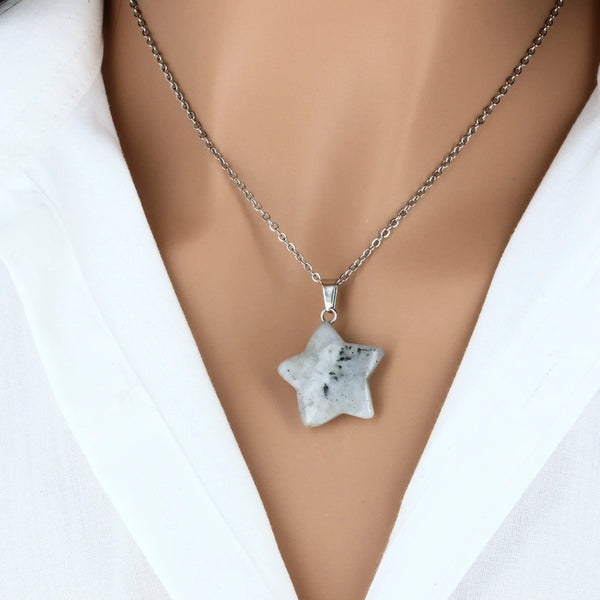 pendentif pierre labradorite forme étoile nuance grise