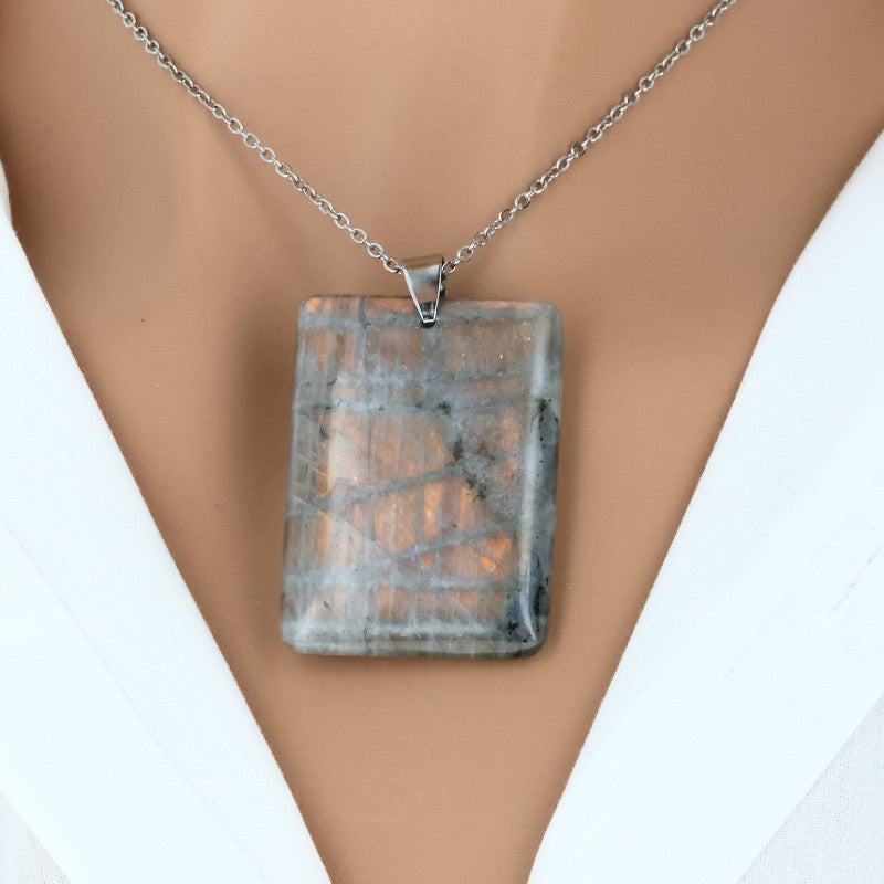 pendentif pierre labradorite violette plate naturelle