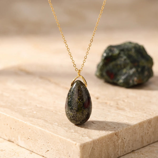 Pendentif larme en jaspe sang de dragon vert et rouge, idée cadeau en pierre naturelle