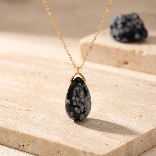 Pendentif larme en obsidienne neige noire et grise, pierre véritable sur chaîne dorée 60 cm