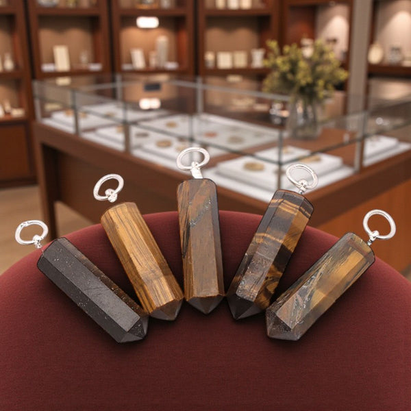 pendentif pierre oeil de tigre forme pointe naturelle