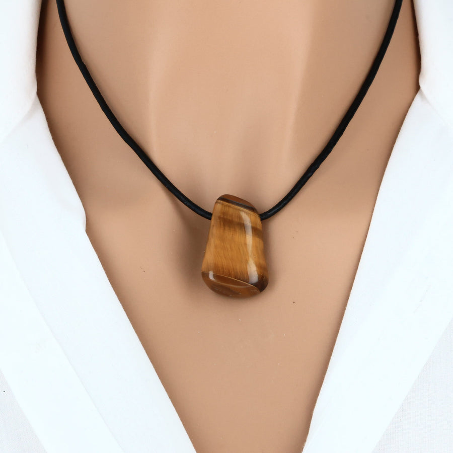 Pendentif en Œil de Tigre roulé et percé, pierre naturelle