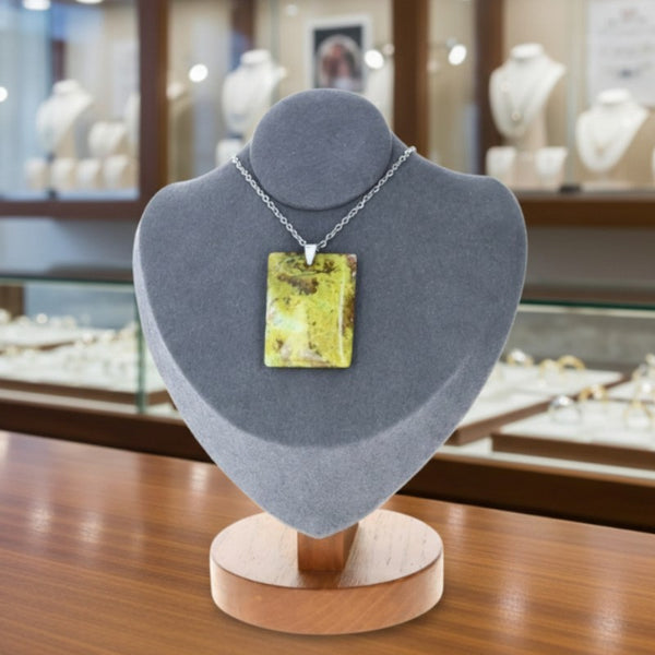 collier opale verte rectangle pierre naturelle madagascar