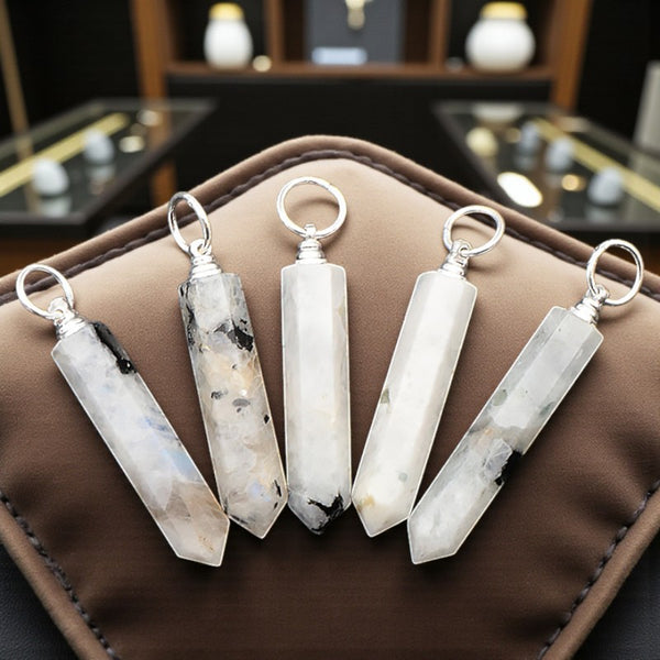 Pointe de Péristérite en pendentif – bijou en pierre naturelle lumineuse