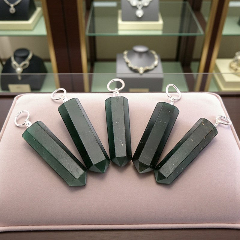 Pointe d’Aventurine verte en pendentif – bijou en pierre naturelle verte douce