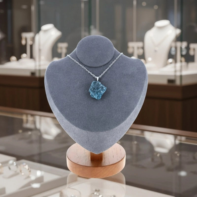 bijou apatite bleue brute non polie pierre naturelle pour lithothérapie