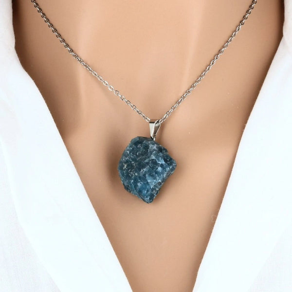 pendentif pierre brute apatite bleue naturelle turquoise lithothérapie 2 cm