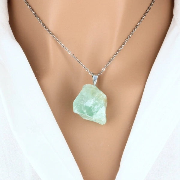 pendentif pierre brute calcite verte Mexique naturelle 2 cm lithothérapie