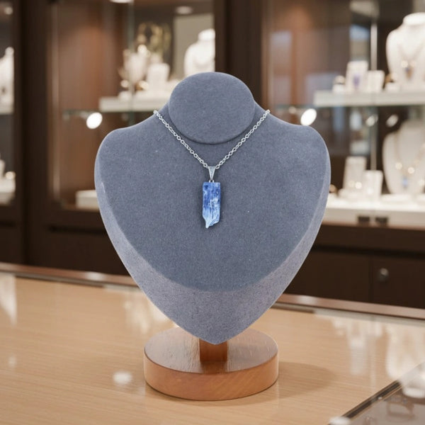 bijou cyanite bleue brute 2 cm pierre naturelle striée