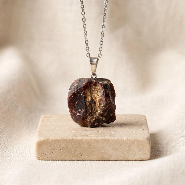 Pendentif grenat rouge brut, idée cadeau bijou en pierre naturelle du Pakistan
