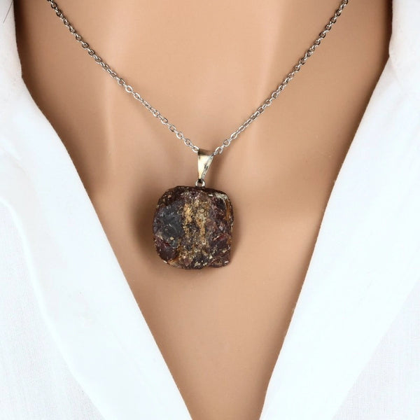 pendentif pierre brute grenat rouge pakistan naturel bordeaux