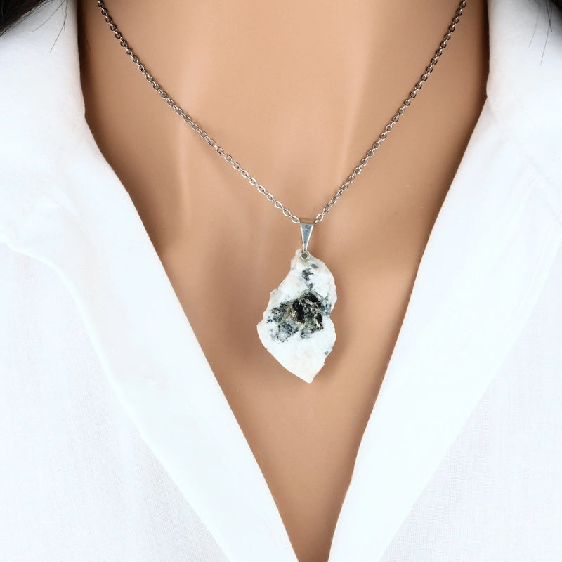 pendentif en pierre naturelle péristérite brute inde irisation bleutée