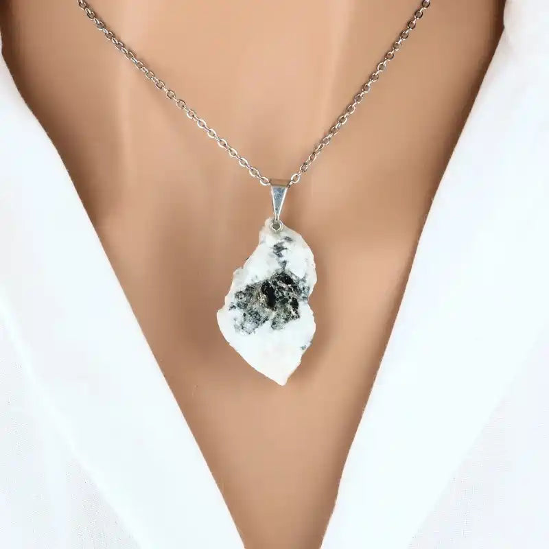 pendentif pierre brute péristérite inde naturelle blanche irisée