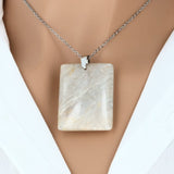 Pendentif Pierre de Lune Beige – pierre beige douce plate