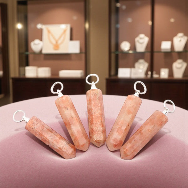 Pointe de Pierre de Soleil en pendentif – bijou en pierre naturelle scintillante