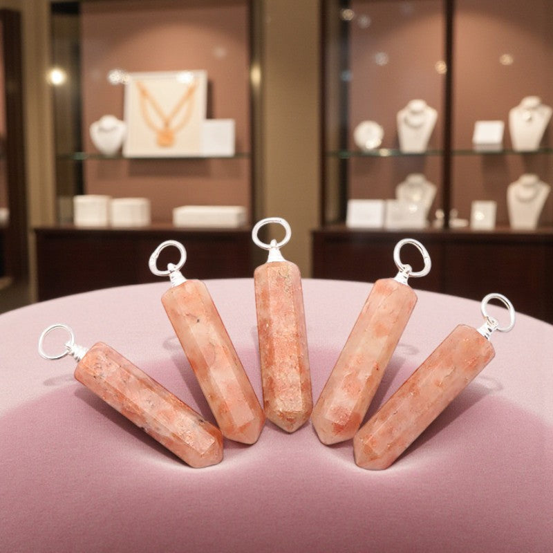 Pointe de Pierre de Soleil en pendentif – bijou en pierre naturelle scintillante
