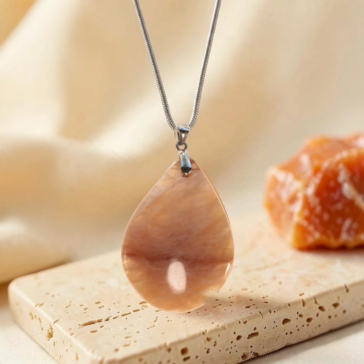 Pendentif Pierre de Lune Orange Pièce Unique, Forme Libre Polie, Numéro au Choix