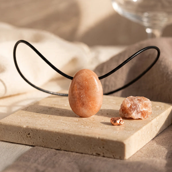 Pendentif pierre percée en aventurine pêche scintillante, idée cadeau bijou en pierre naturelle