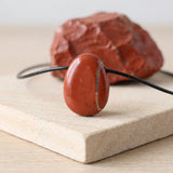 Pendentif Rouge en Jaspe, Pierre Percée Ovale, Chaîne ou Cordon