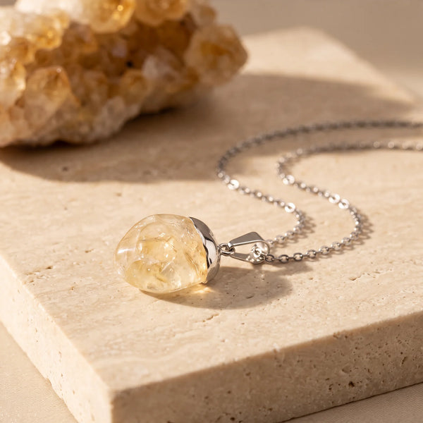 Pendentif citrine roulée de 1 à 2 cm, pierre véritable couleur miel sur bélière argentée