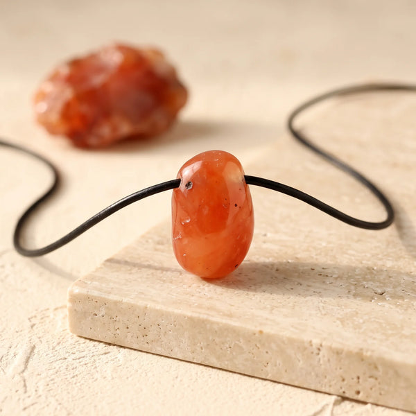 Pendentif pierre roulée en cornaline orange vif, idée cadeau bijou en pierre naturelle