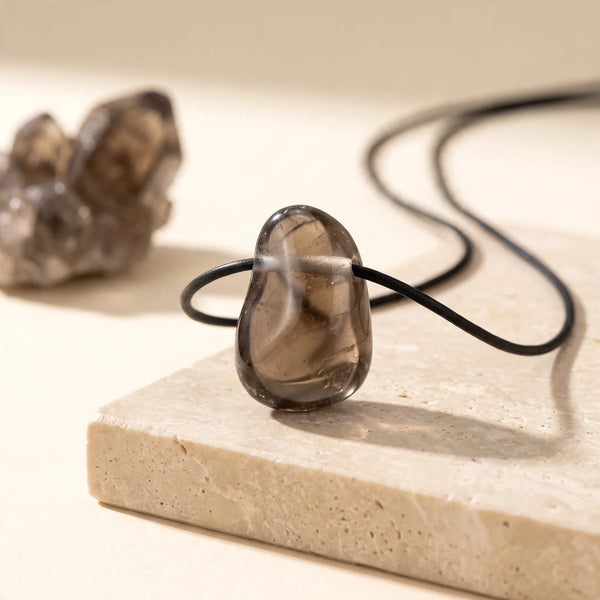 Pendentif pierre roulée en quartz fumé brun translucide, pierre véritable sur cordon noir ciré