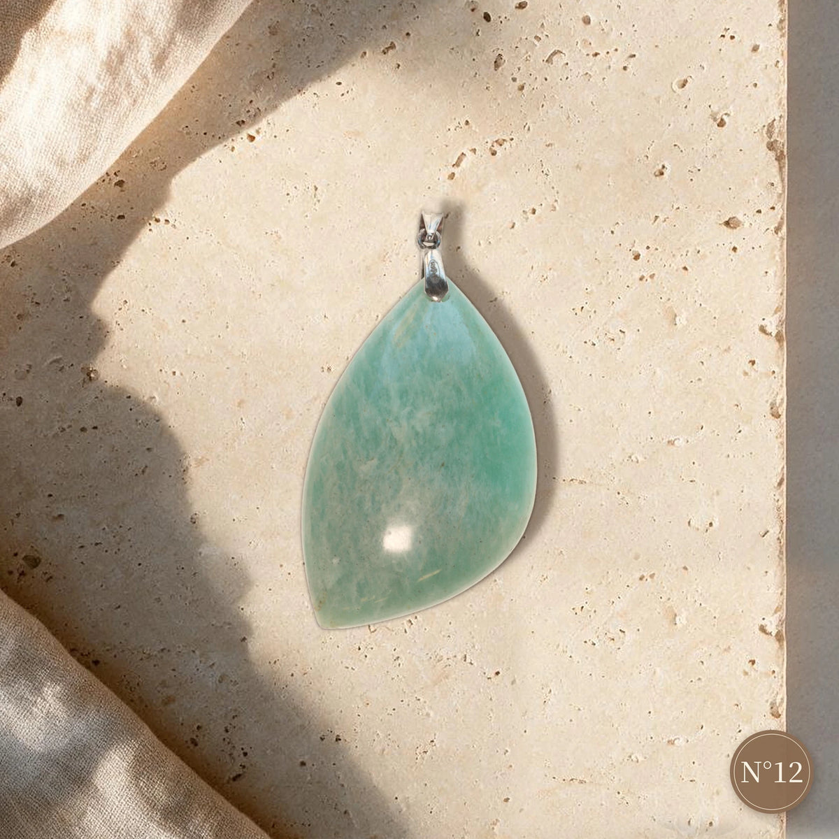 Collier pierre verte homme N°12, éventail asymétrique en amazonite turquoise, flanc droit