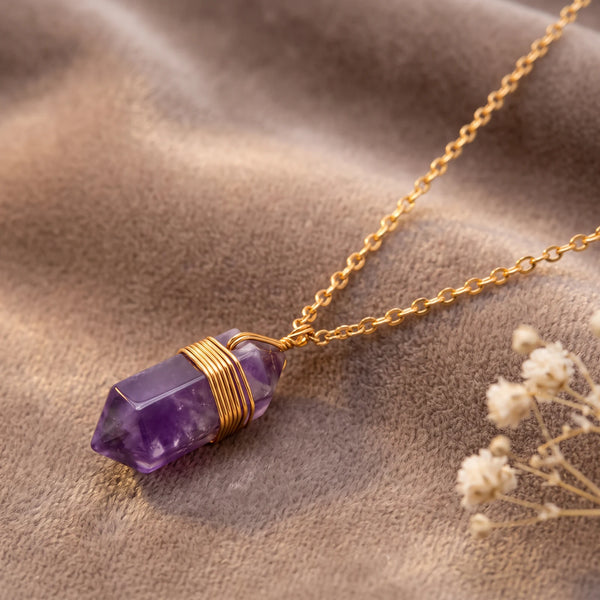Pendentif pointe améthyste cerclé de fil doré enroulé