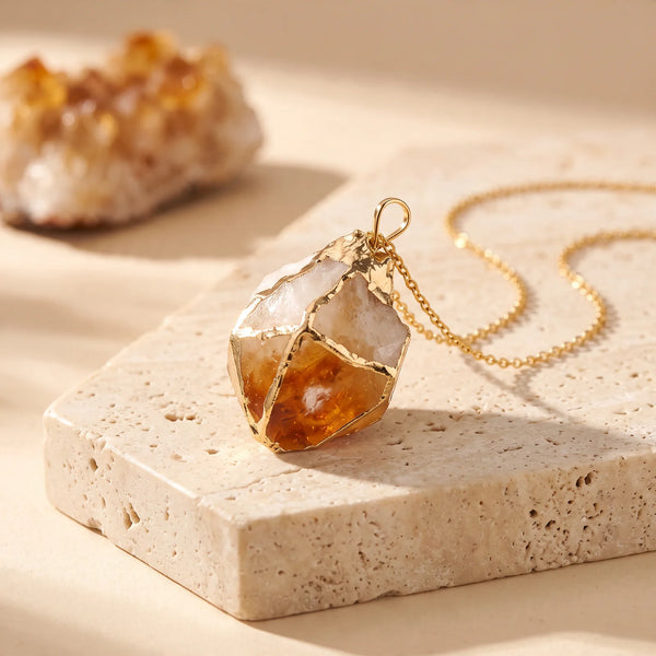 Pendentif pointe de citrine brute sertie dorée 30 mm, idée cadeau bijou en pierre