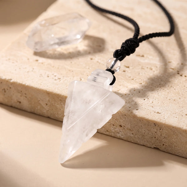 Pendentif pointe de flèche en cristal de roche laiteux, idée cadeau sur cordon noir