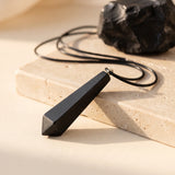 Pendentif Pointe en Shungite Naturelle de 5 cm, Chaîne ou Cordon au Choix