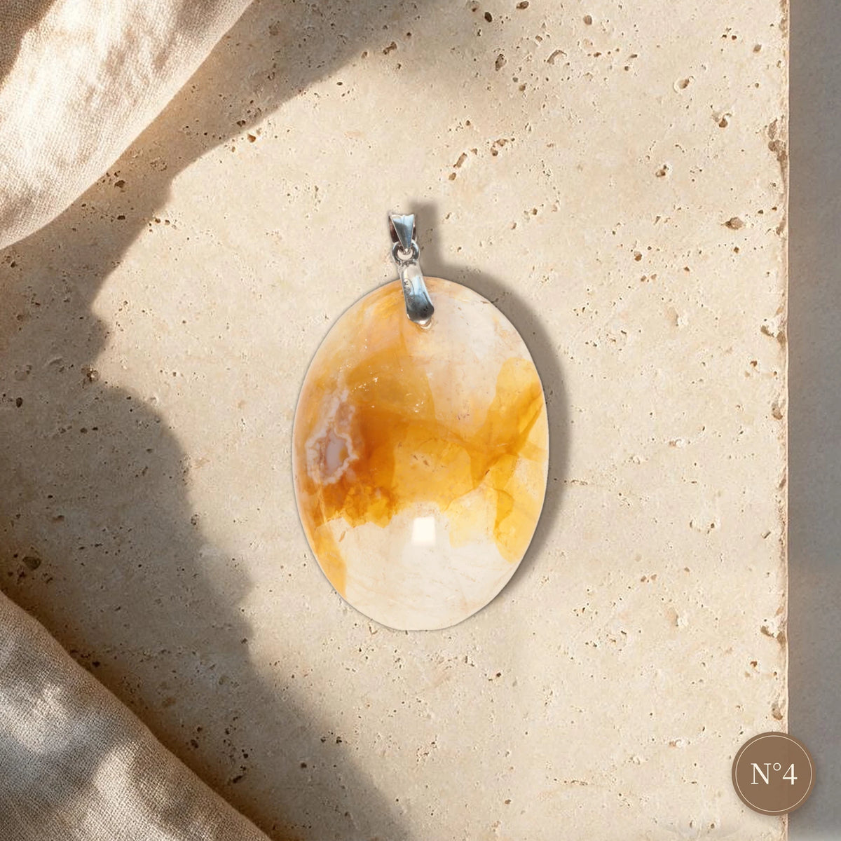 Pendentif quartz hématoïde N°4, ovale au cœur orangé lumineux et halo jaune, golden healer pièce unique
