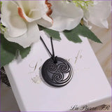 Pendentif Shungite avec gravure triskèle - La Pierre FR