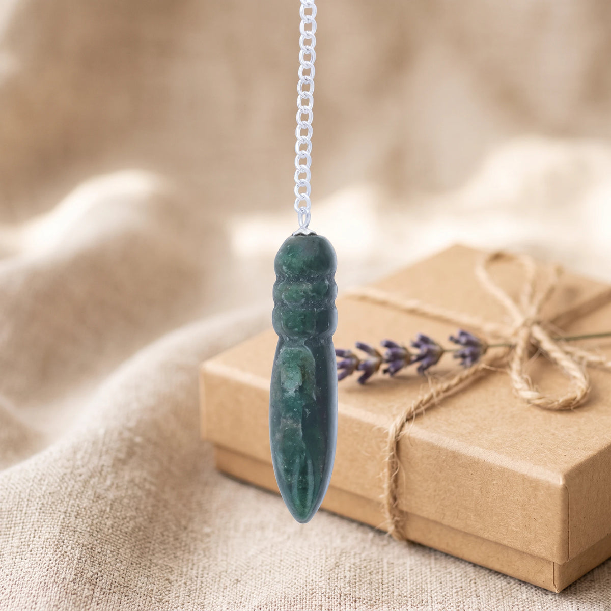 Pendule égyptien en aventurine verte, idée cadeau porte-bonheur