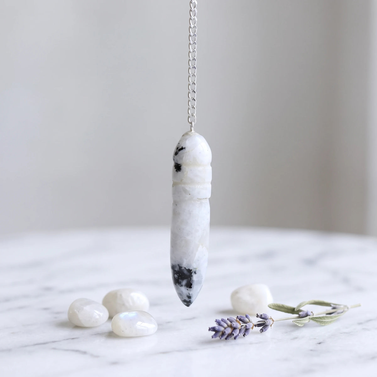 Pendule égyptien en pierre de lune, pierre naturelle d'intuition
