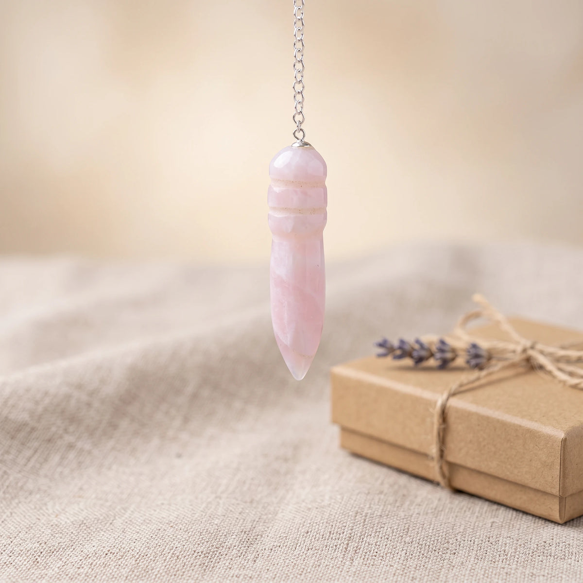 Pendule égyptien en quartz rose, idée cadeau pour femme