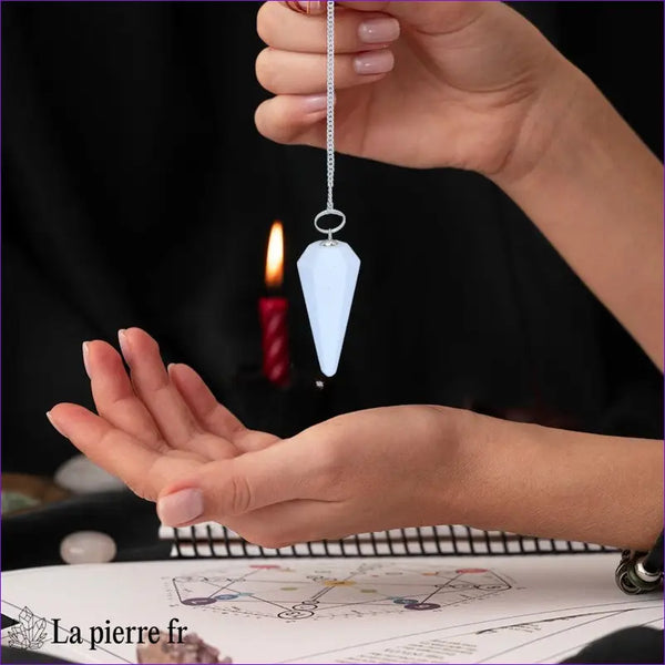 Pendule divinatoire en pierre de Scolécite facettée 100 % naturel avec chaînette argentée, idéal pour la radiesthésie, l’ancrage et la protection énergétique