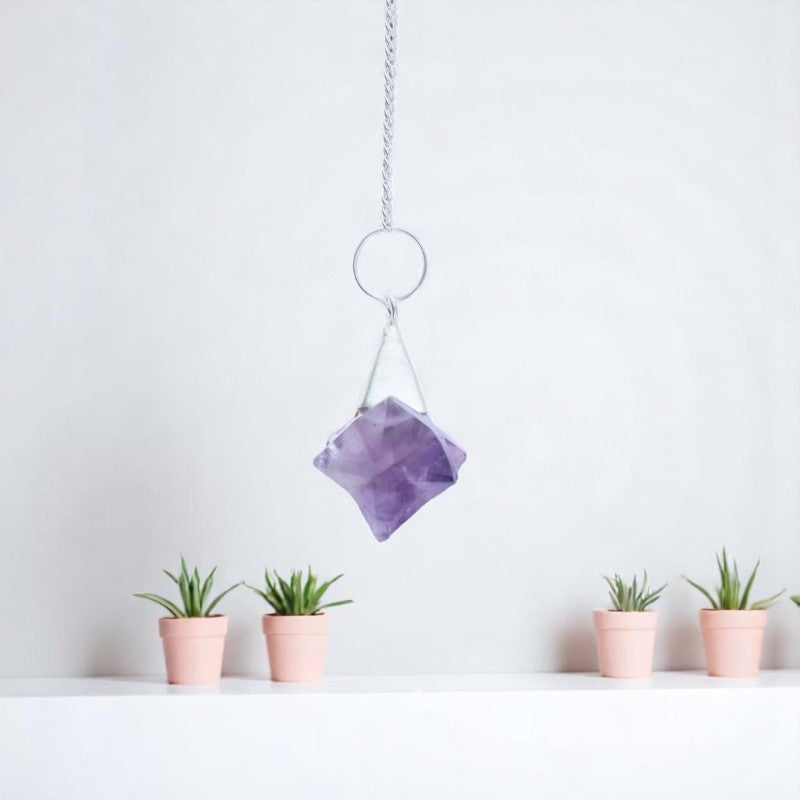 Pendule Merkaba (Améthyste) violet profond forme étoile tenu pour guidance spirituelle - La Pierre Fr