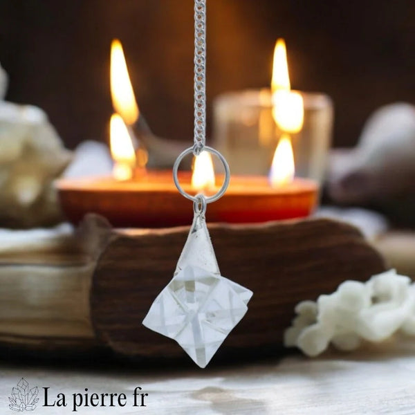 Pendule Merkaba en pierre naturelle, création La Pierre FR inspirée de la géométrie sacrée pour harmonisation et guidance énergétique.