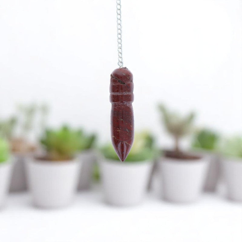 Détail de la texture du Jaspe Rouge naturel du Pendule Égyptien (Jaspe Rouge)