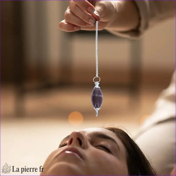 Pendule (Shiva Lingam) pierre sacrée ovoïde naturelle tenue pour radiesthésie - La Pierre Fr